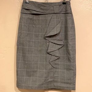 Plaid pencil skirt grey (black, white and grey thread).
